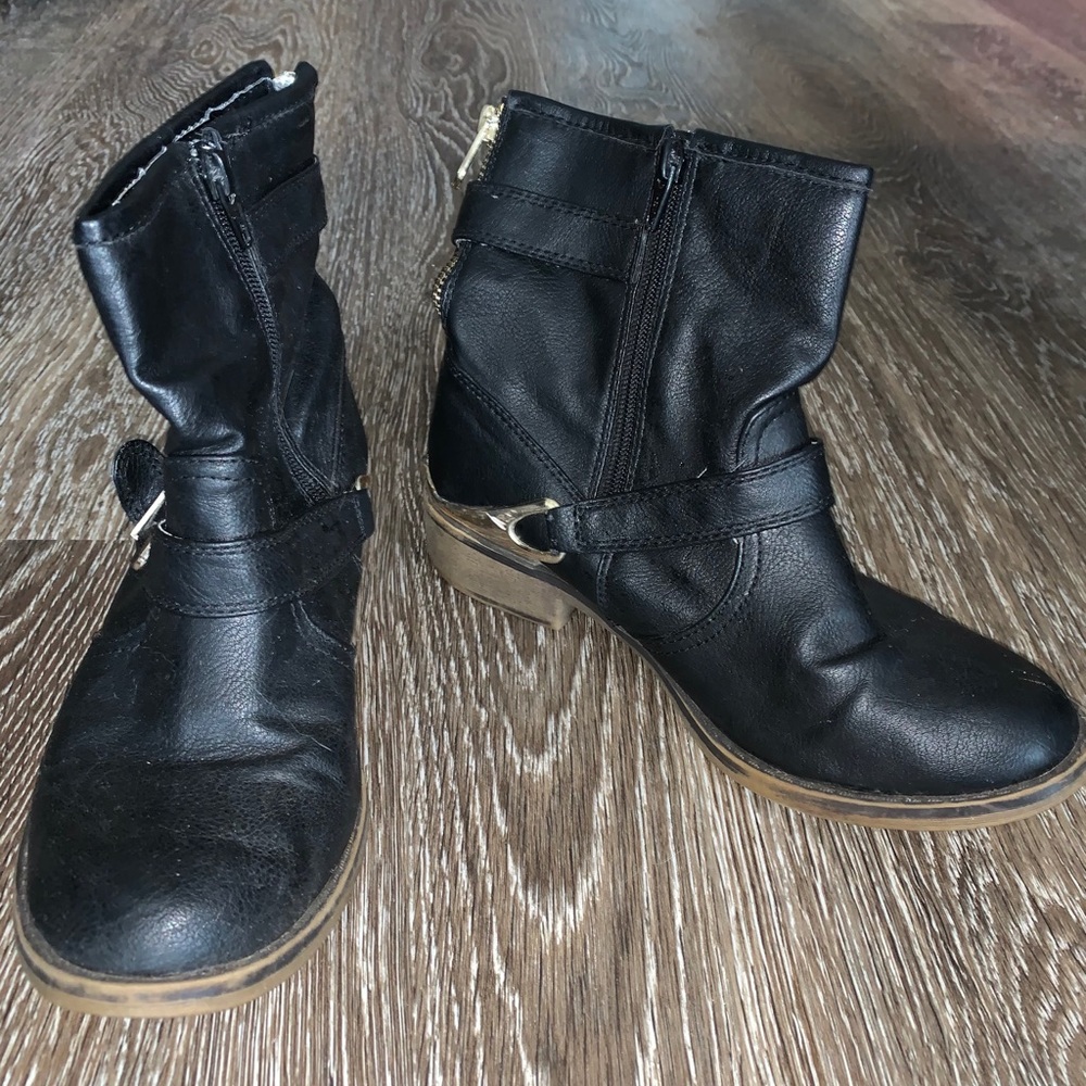 Black booties with buckle